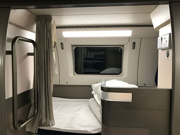 high-speed train sleeper