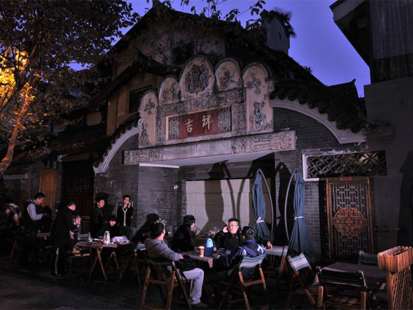 Drink a Cup of Tea in Chengdu