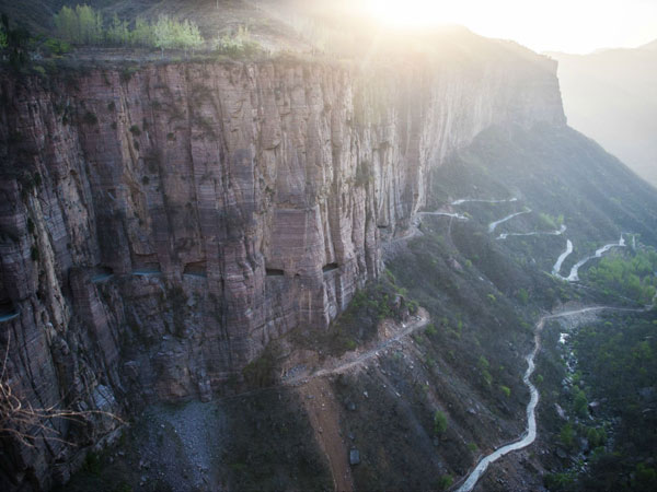 Top 10 Most Beautiful Highways in China - Wall Built-up Highway