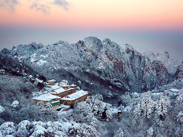 China Winter Tour Destinations-Yellow Mountain in Winter