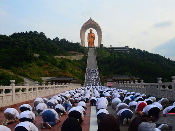 Tips for Visiting Temples in Silk Road