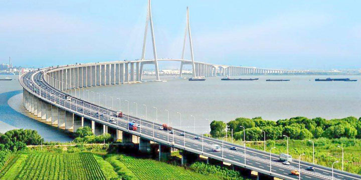 The Longest Bridges in China-Sutong Chinagjiang Highway Bridge (Suzhou-Nantong Bridge)